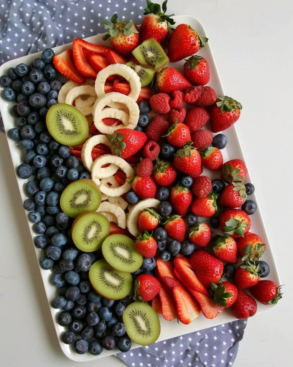 4th of July Fruit Platter Idea | How to Make an American Flag | 4th of july desserts, 4th july food, Fourth of july food